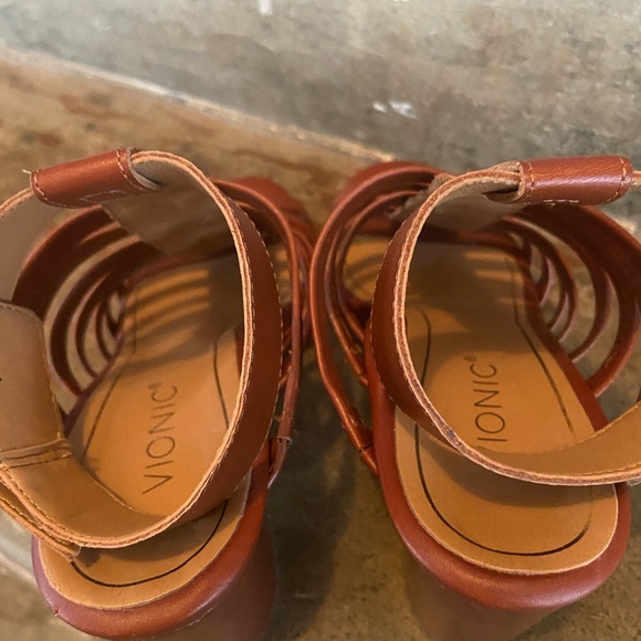 Vionic Tan Leather Strappy block heel Sandals - Picture 9 of 9